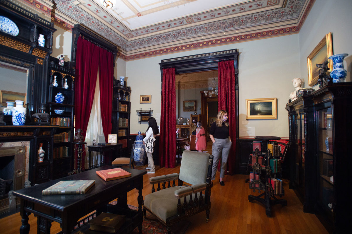 on-view-glenview-2021-ebony-library-1